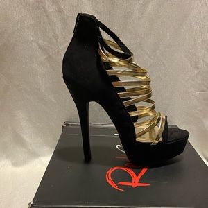Brand New Black/Gold Platforms